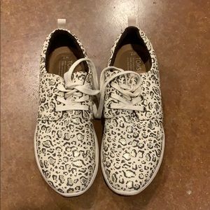 Toms shoes